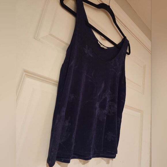 Donna Jessica navy blue floral soft sleeveless blouse - Picture 2 of 3